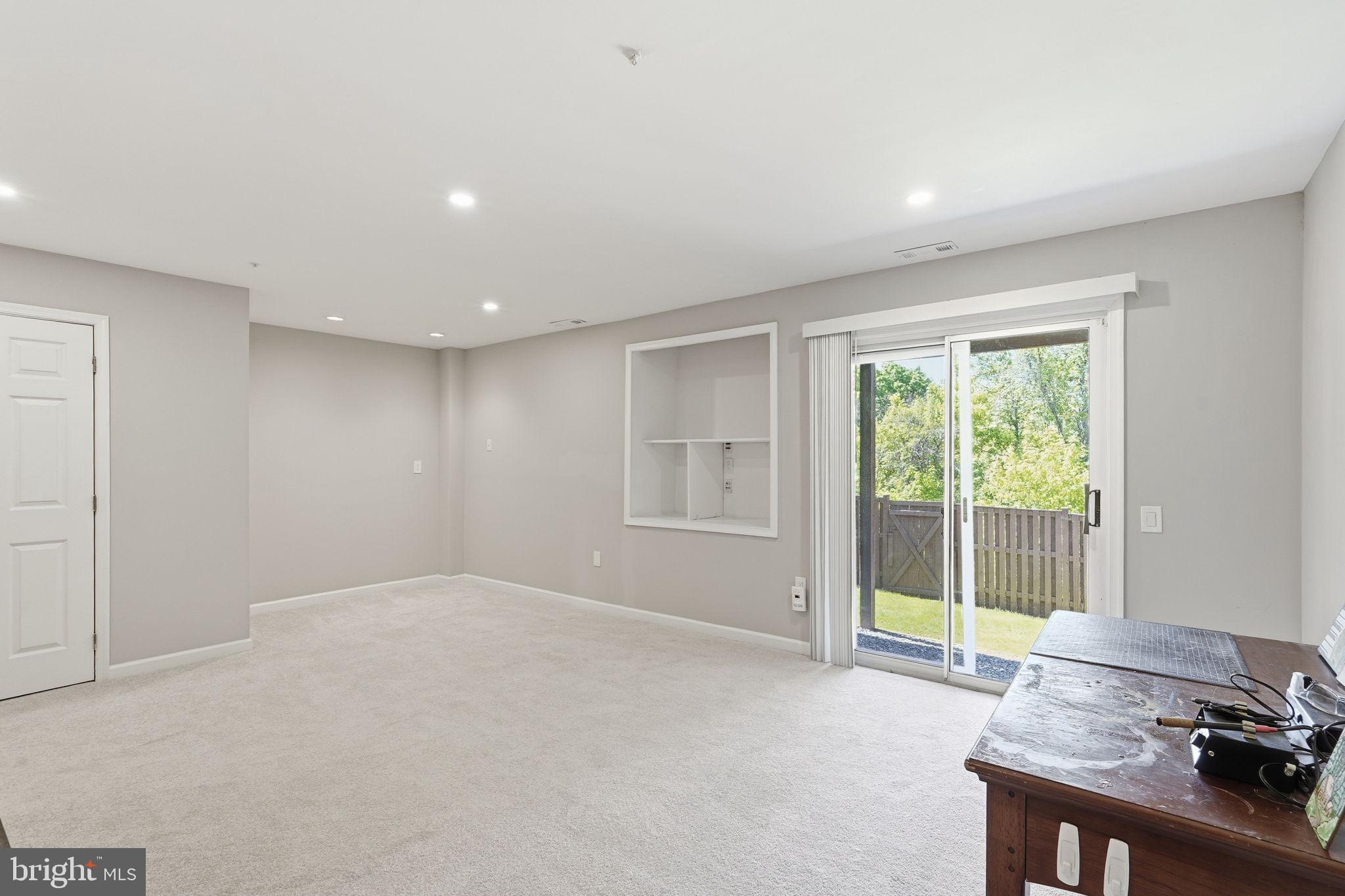 SPRING RIDGE - Residential