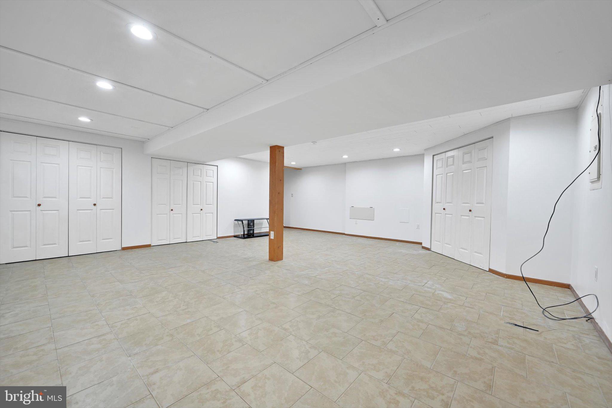 OLD HOMESTEAD VILLAGE - Residential