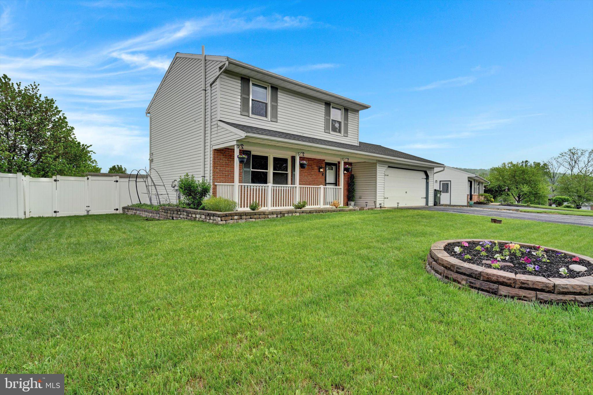 OLD HOMESTEAD VILLAGE - Residential