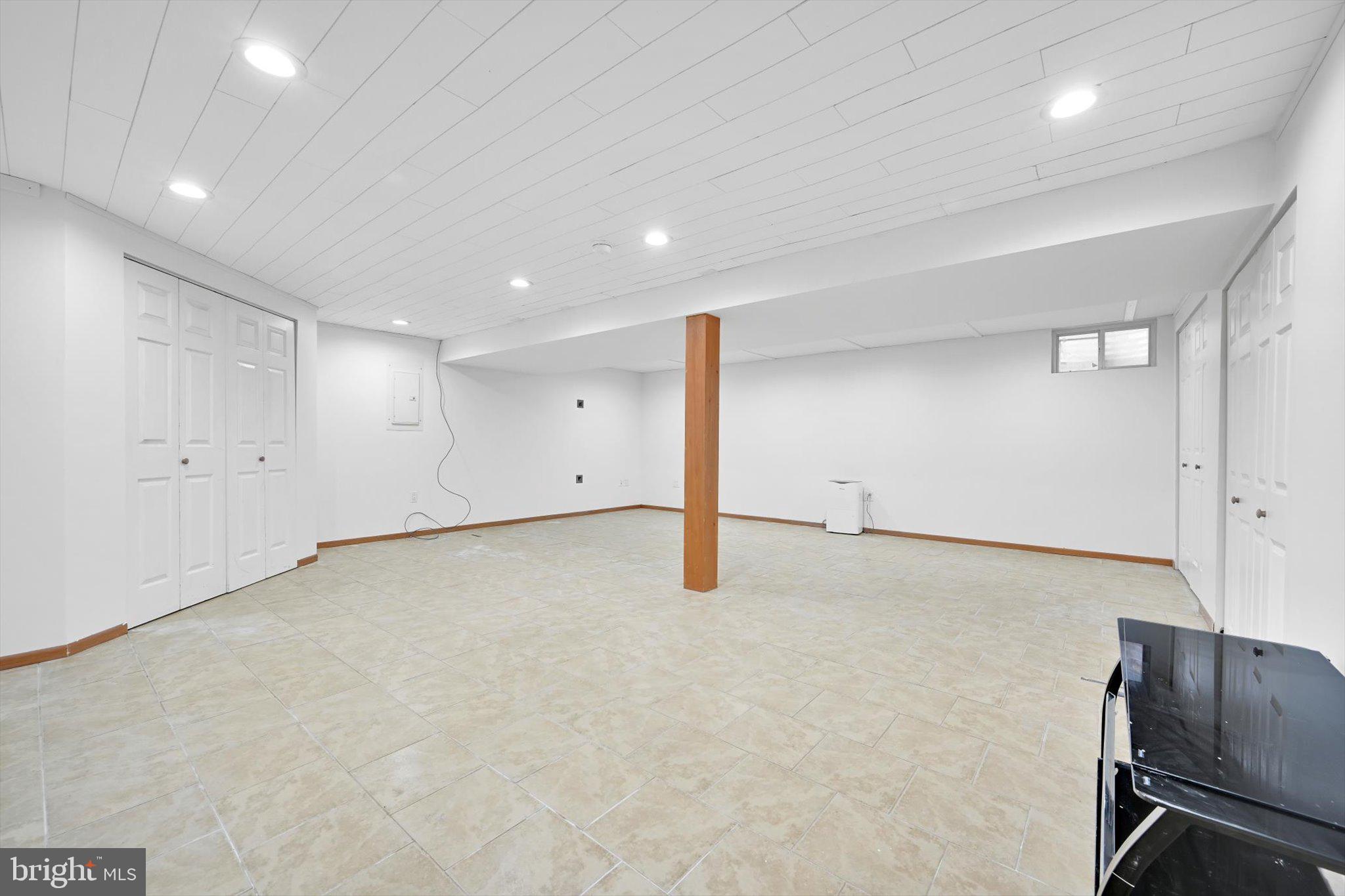 OLD HOMESTEAD VILLAGE - Residential