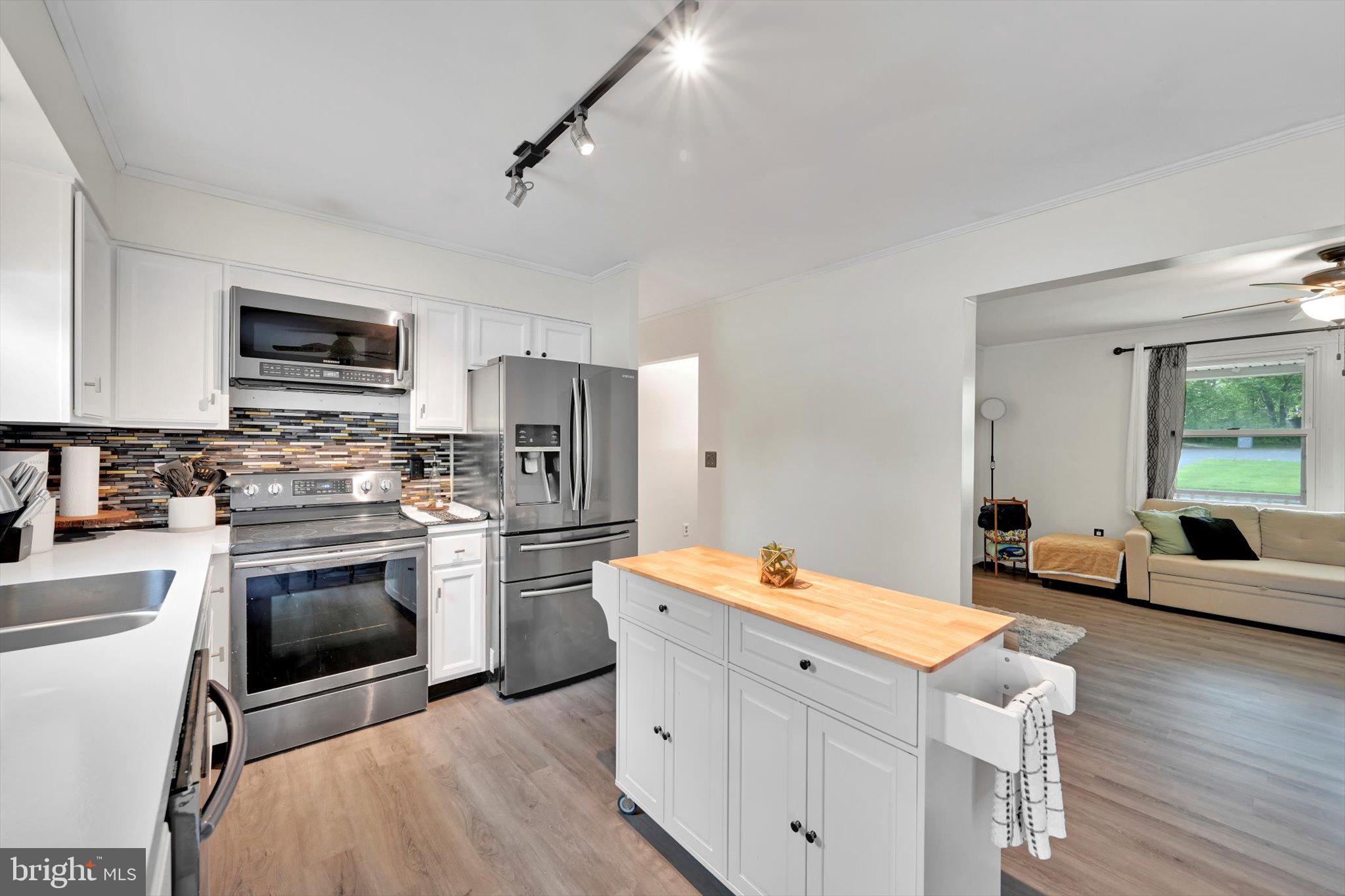 OLD HOMESTEAD VILLAGE - Residential