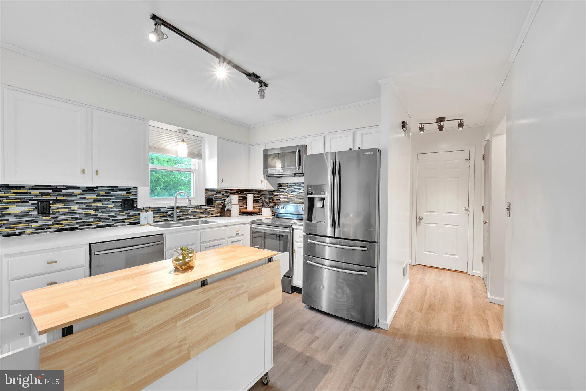 OLD HOMESTEAD VILLAGE - Residential