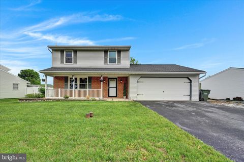 Photo of 23 Hayloft Road, DENVER, PA 17517 (MLS # PALA2069010)