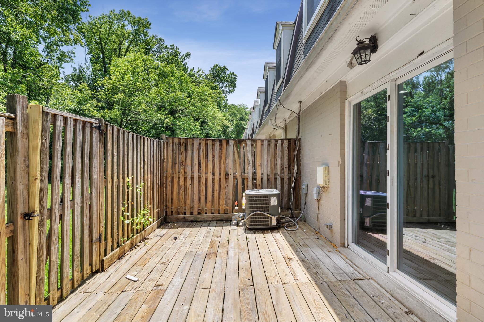 WINDMILL SQUARE - Residential