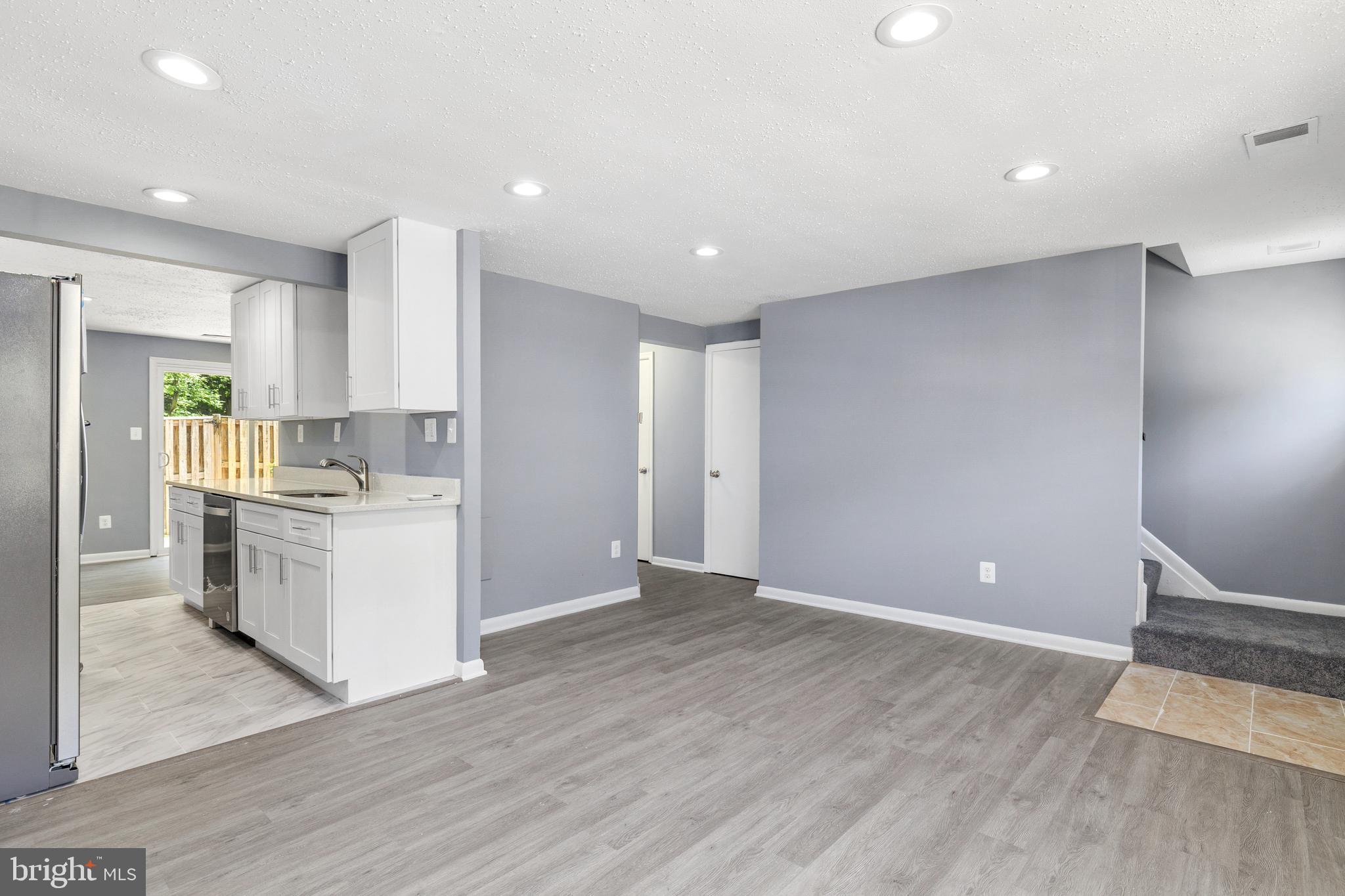 WINDMILL SQUARE - Residential