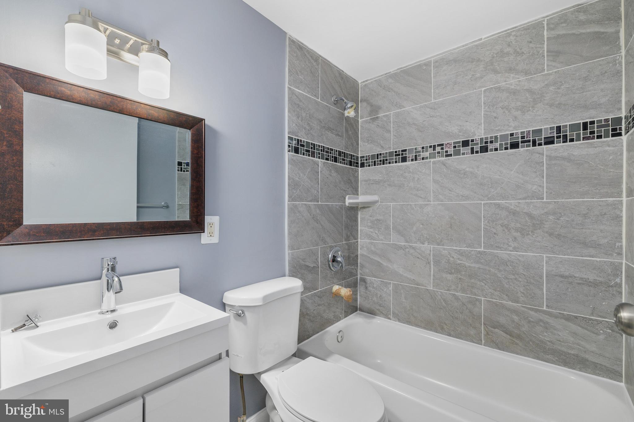 WINDMILL SQUARE - Residential