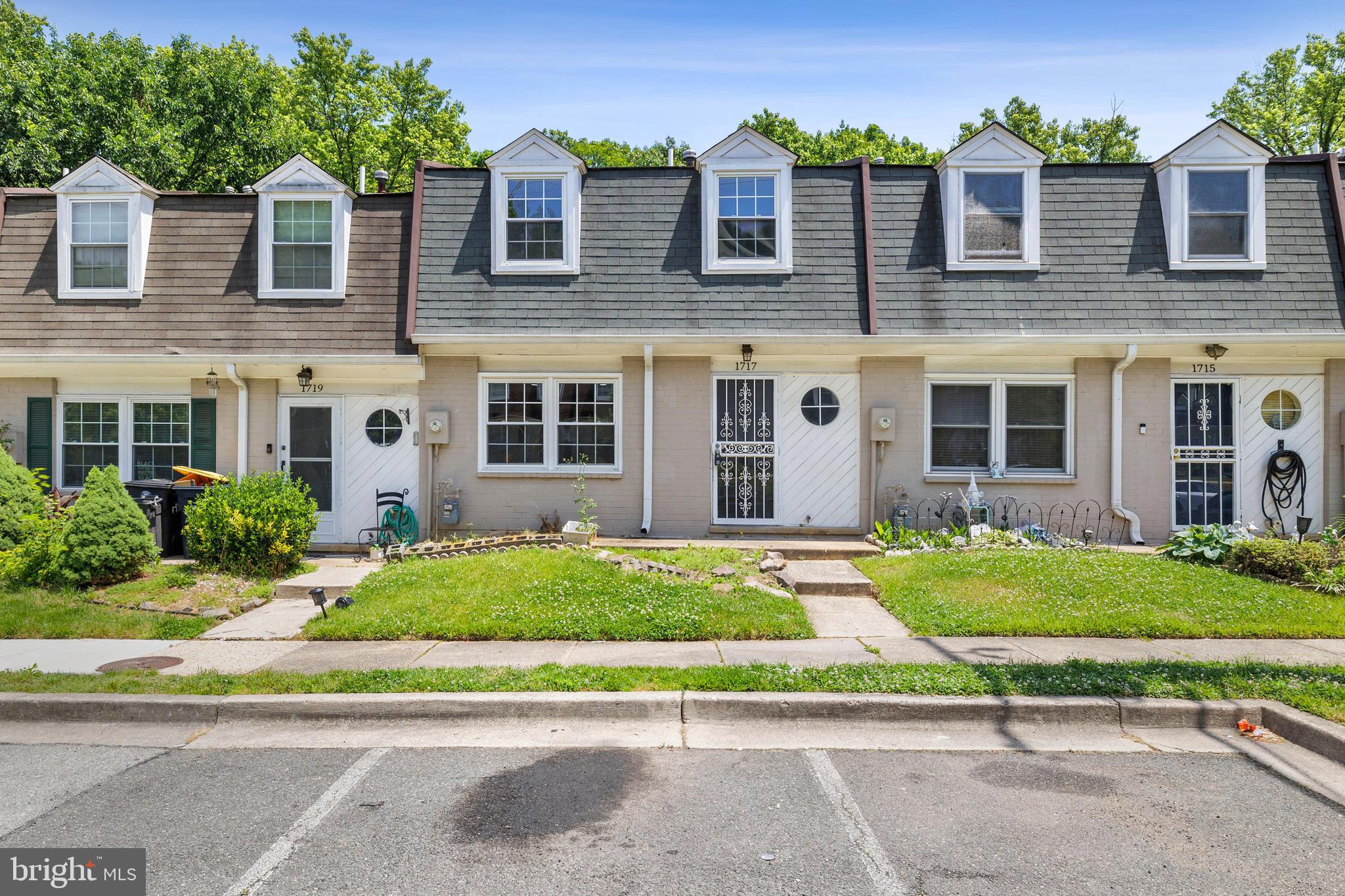 WINDMILL SQUARE - Residential