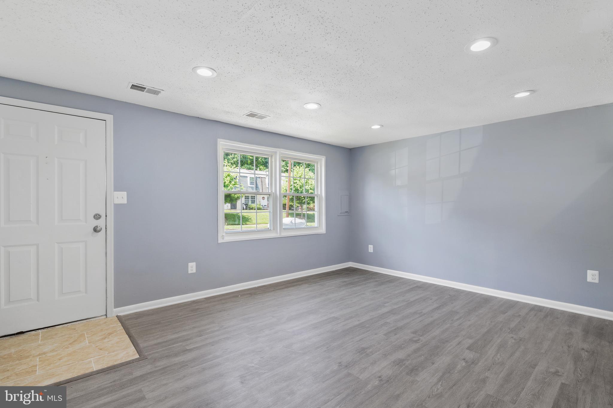 WINDMILL SQUARE - Residential