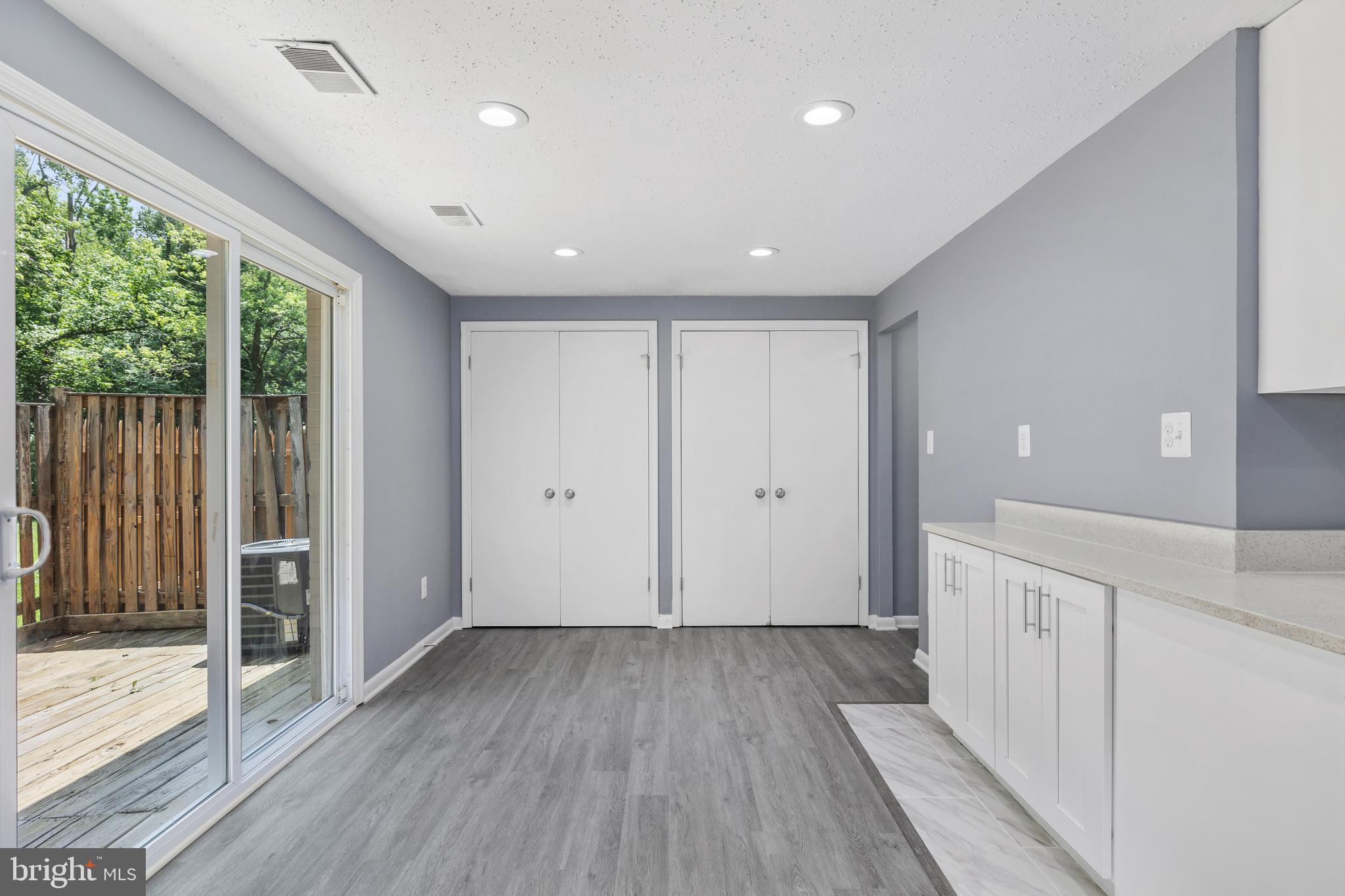 WINDMILL SQUARE - Residential