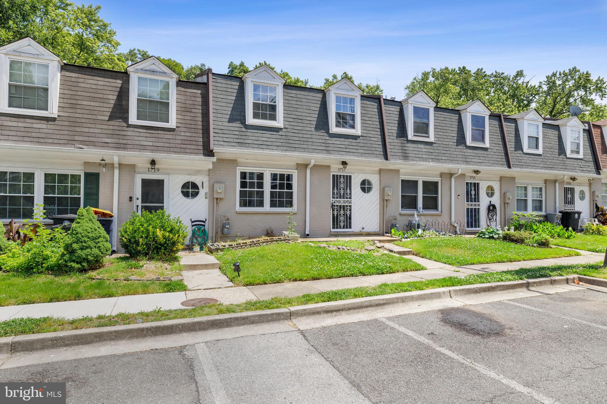 WINDMILL SQUARE - Residential