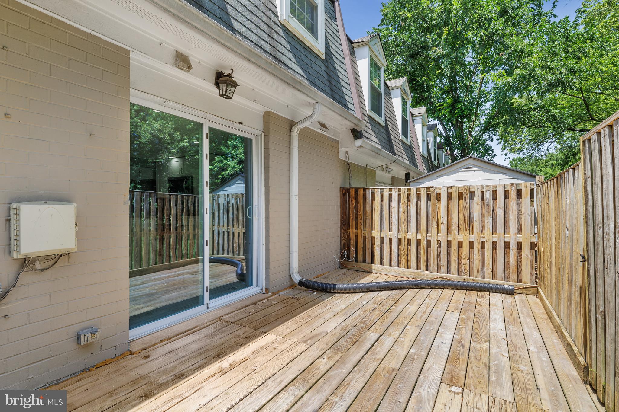 WINDMILL SQUARE - Residential