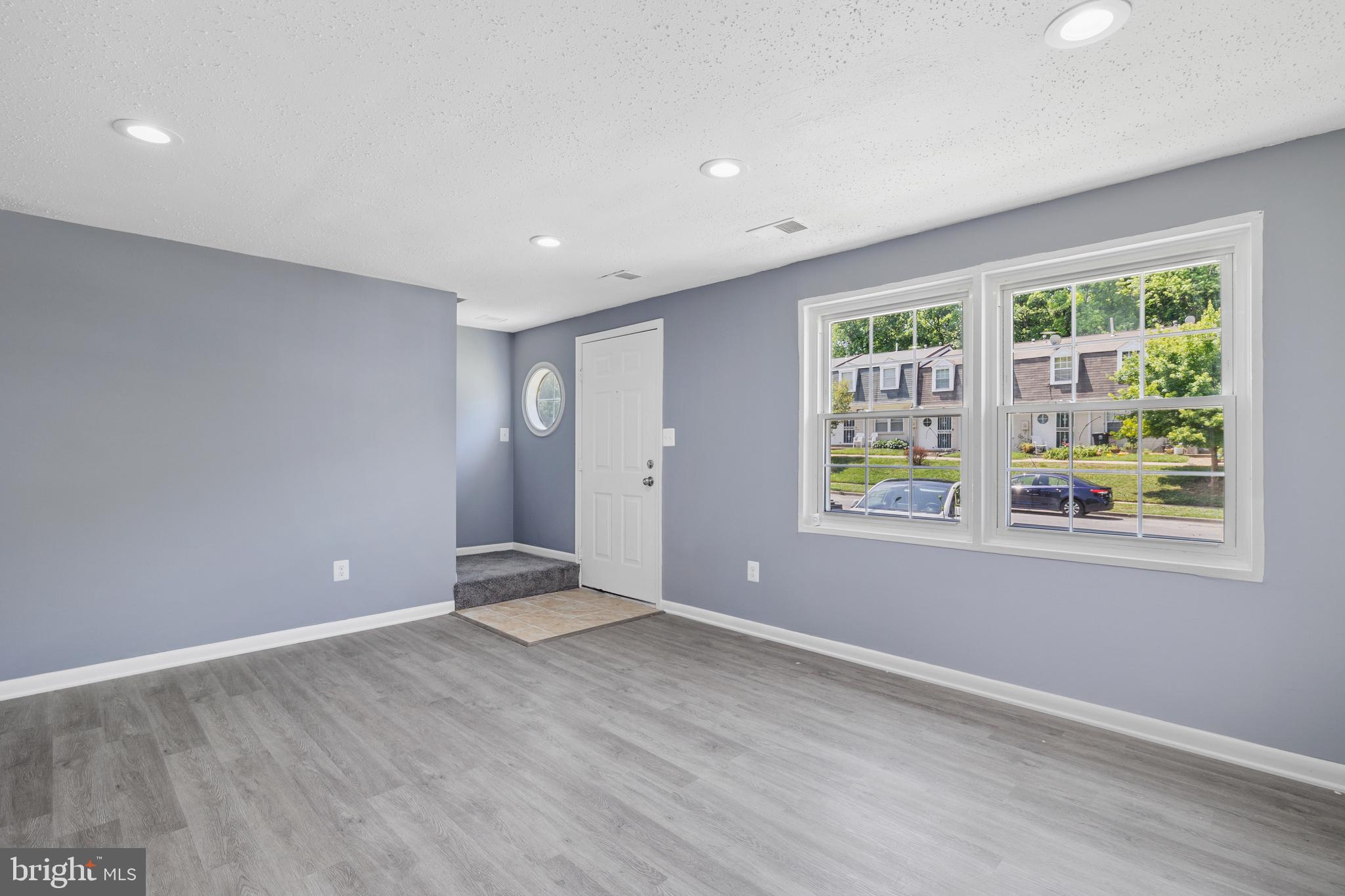 WINDMILL SQUARE - Residential