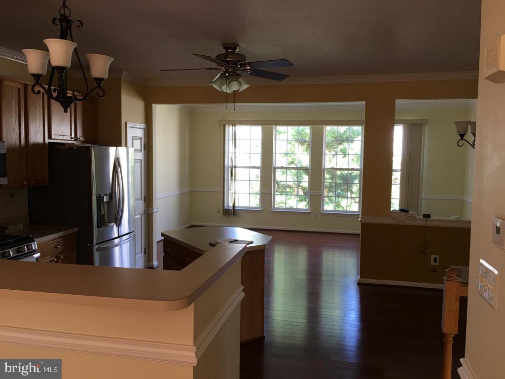 MOUNT VEE MANOR - Residential Lease