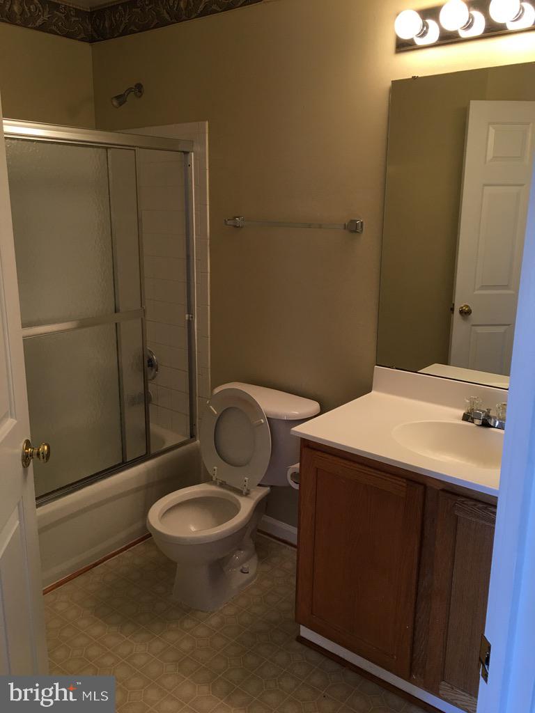 MOUNT VEE MANOR - Residential Lease