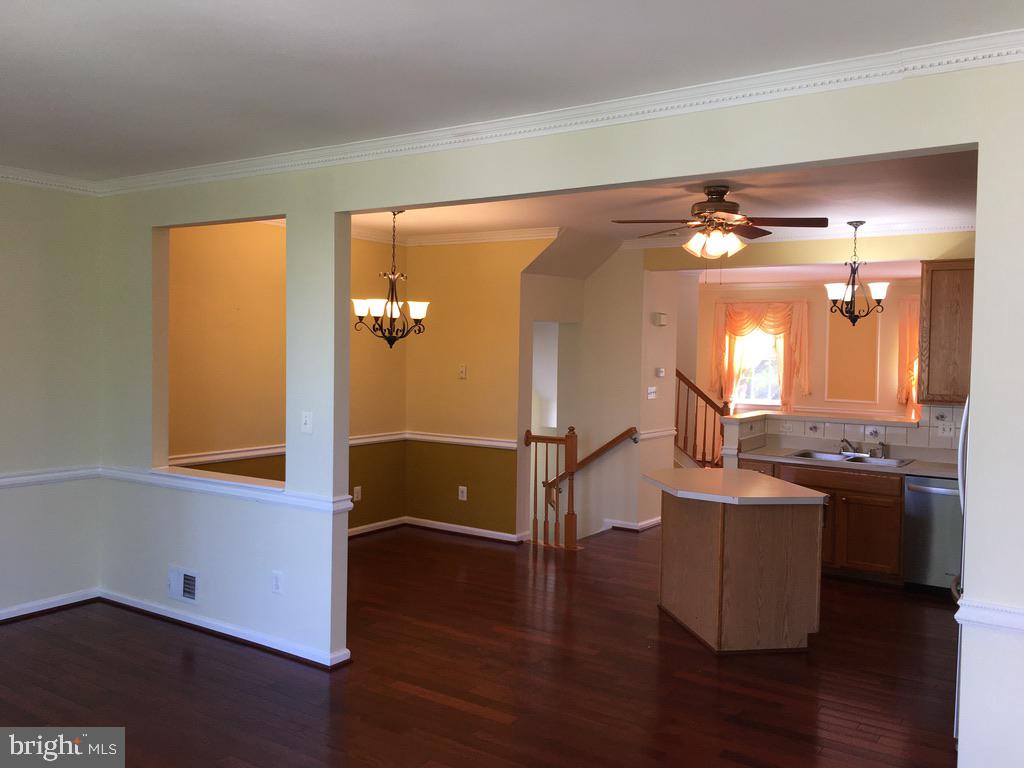 MOUNT VEE MANOR - Residential Lease