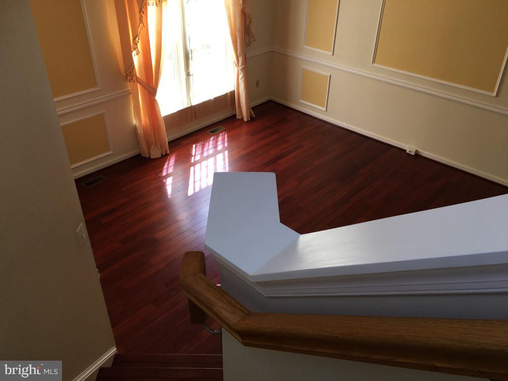 MOUNT VEE MANOR - Residential Lease