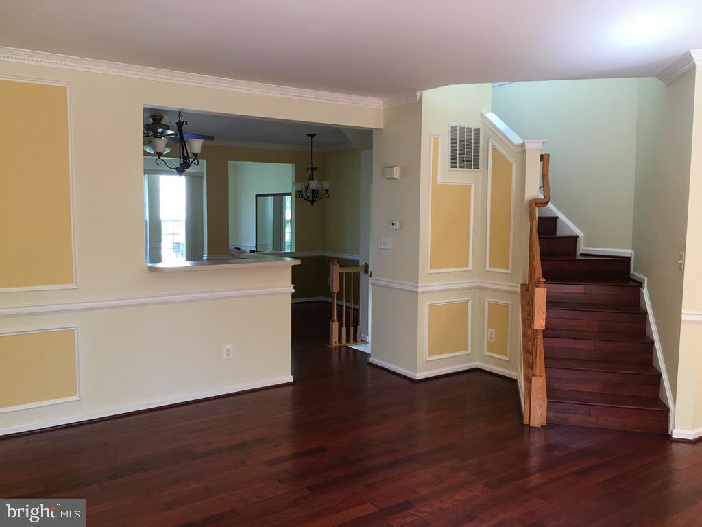 MOUNT VEE MANOR - Residential Lease