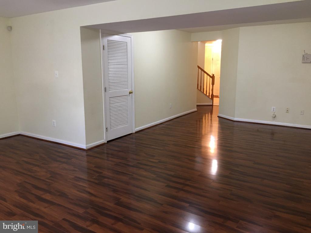 MOUNT VEE MANOR - Residential Lease