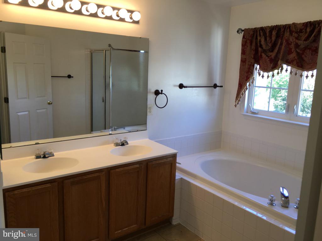 MOUNT VEE MANOR - Residential Lease