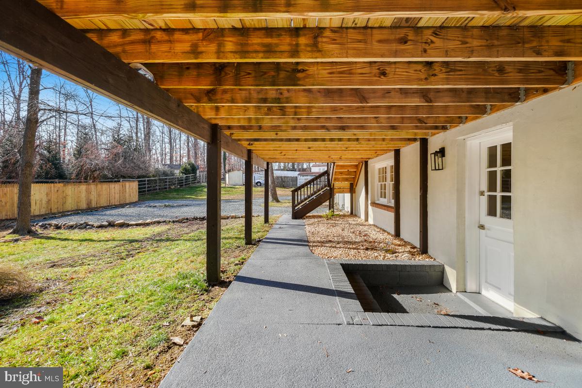 MONTGOMERY KNOLLS - Residential