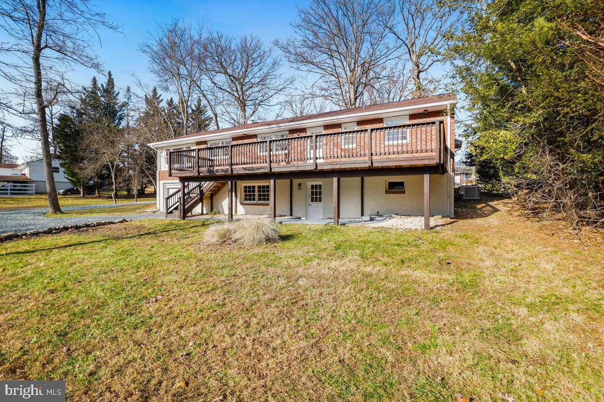 MONTGOMERY KNOLLS - Residential