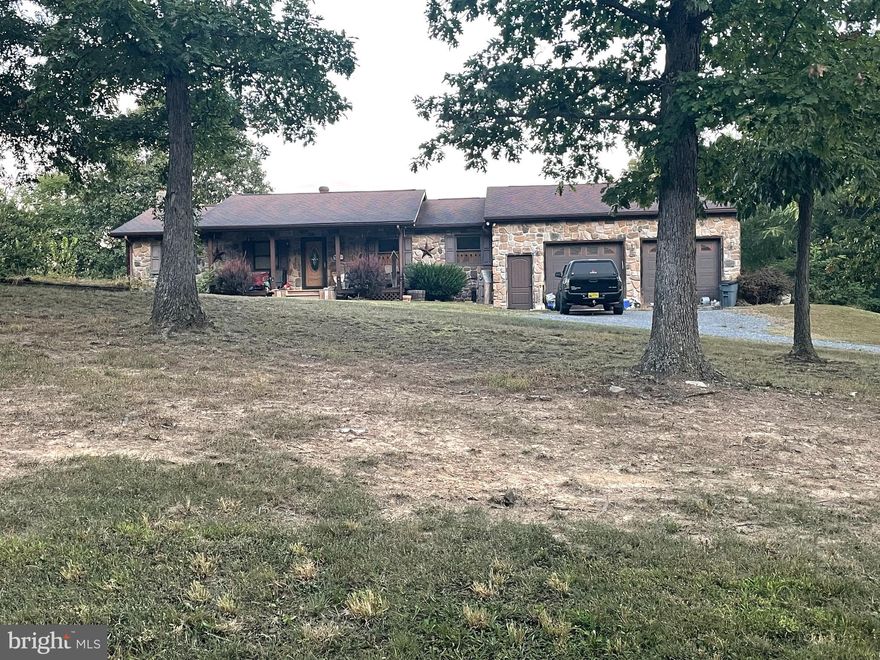 Welcome to this charming real estate listing! This cozy home features a wooded lot, 3 beds, and 2 baths, providing a serene retreat just outside of town. Enjoy a short drive to shopping, schools, and dining for your convenience. Embrace the outdoor lifestyle with opportunities for skiing, hiking, or relaxing by rivers and waterfalls, all within a short drive from your new home. Don't miss out on this perfect blend of nature and accessibility – schedule a viewing today and make this tranquil haven yours!