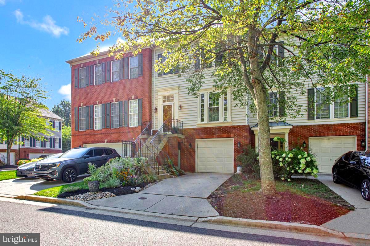 163 RIVERTON PLACE