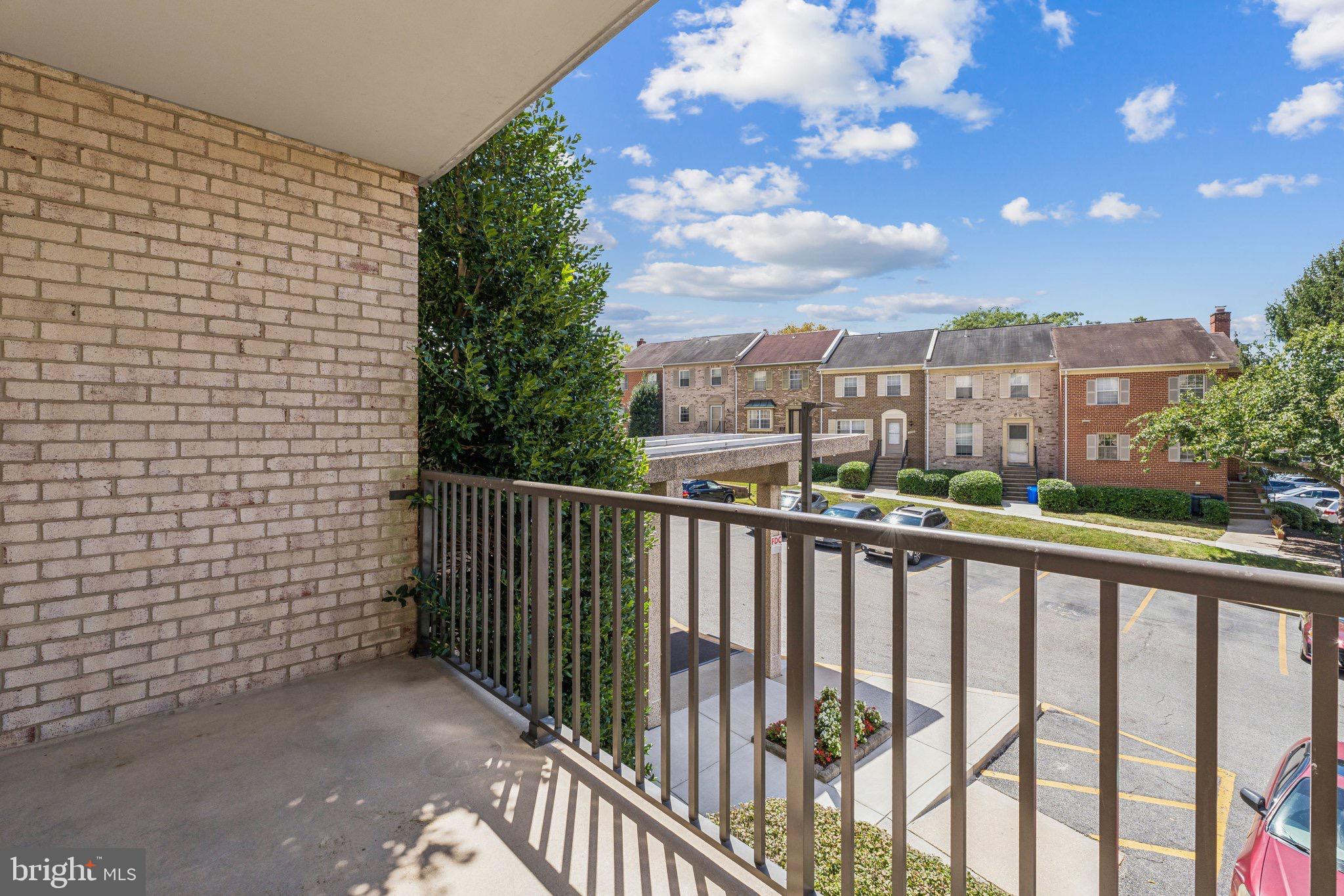 COLUMBIA TOWERS - Residential