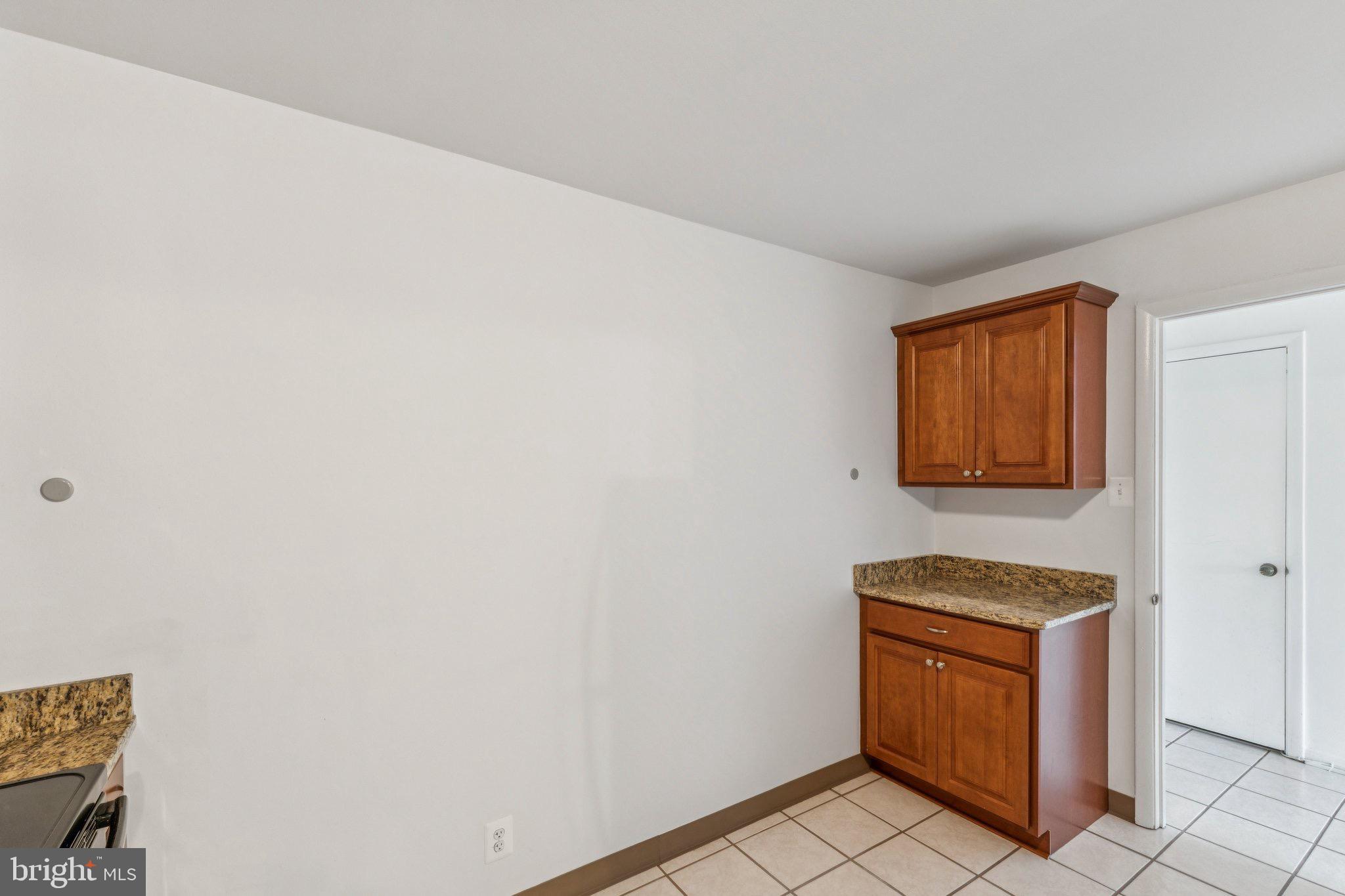 COLUMBIA TOWERS - Residential