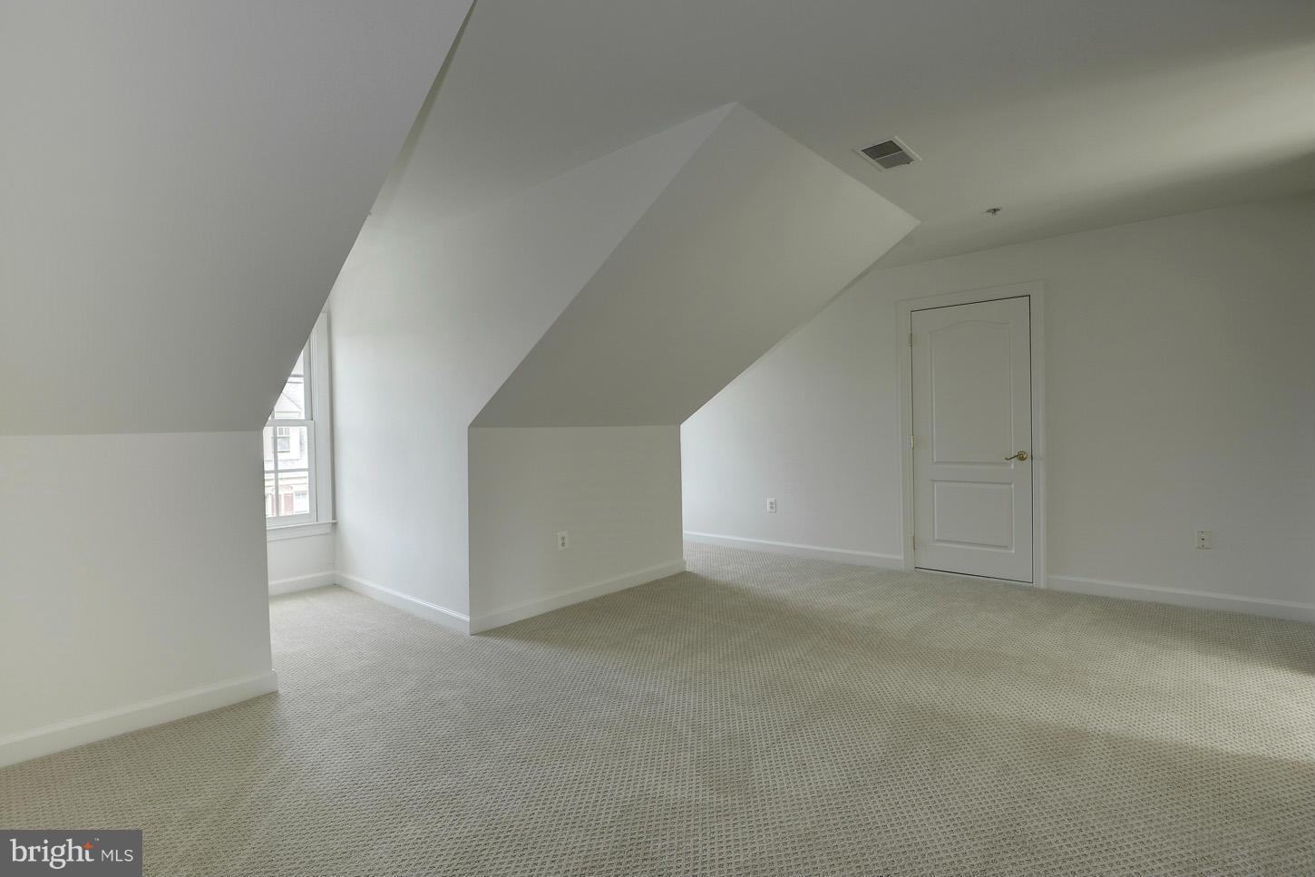 HUNTING RIDGE - Residential