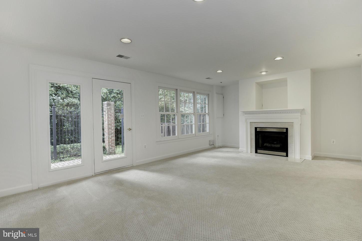 HUNTING RIDGE - Residential