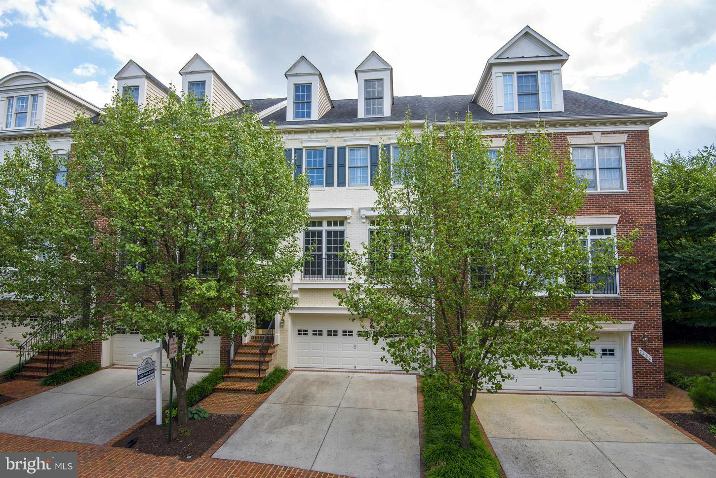 HUNTING RIDGE - Residential