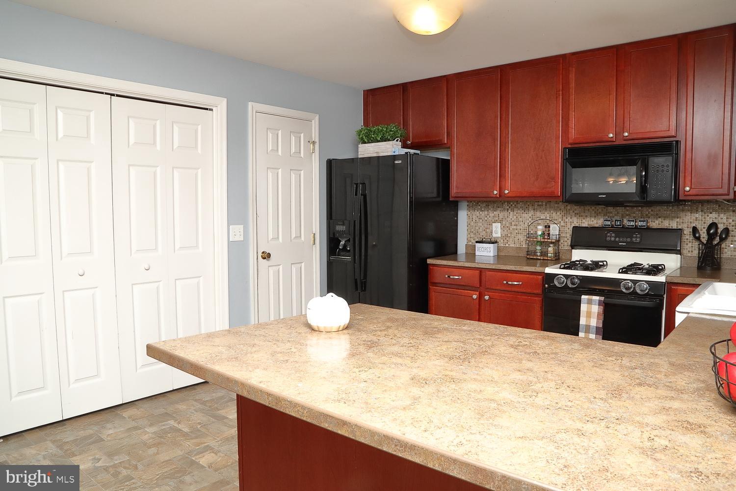 VILLAGE SQUARE COMMONS - Residential