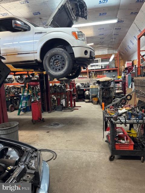 OLNEY - Commercial Sale