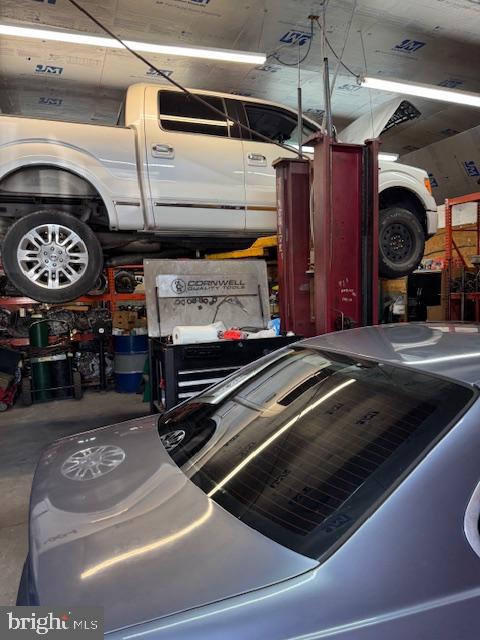 OLNEY - Commercial Sale