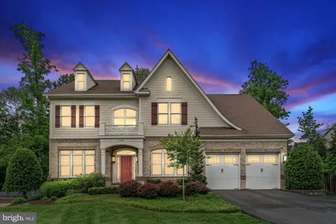 1681 Drewlaine Drive, Vienna, VA MLS: VAFX2239306