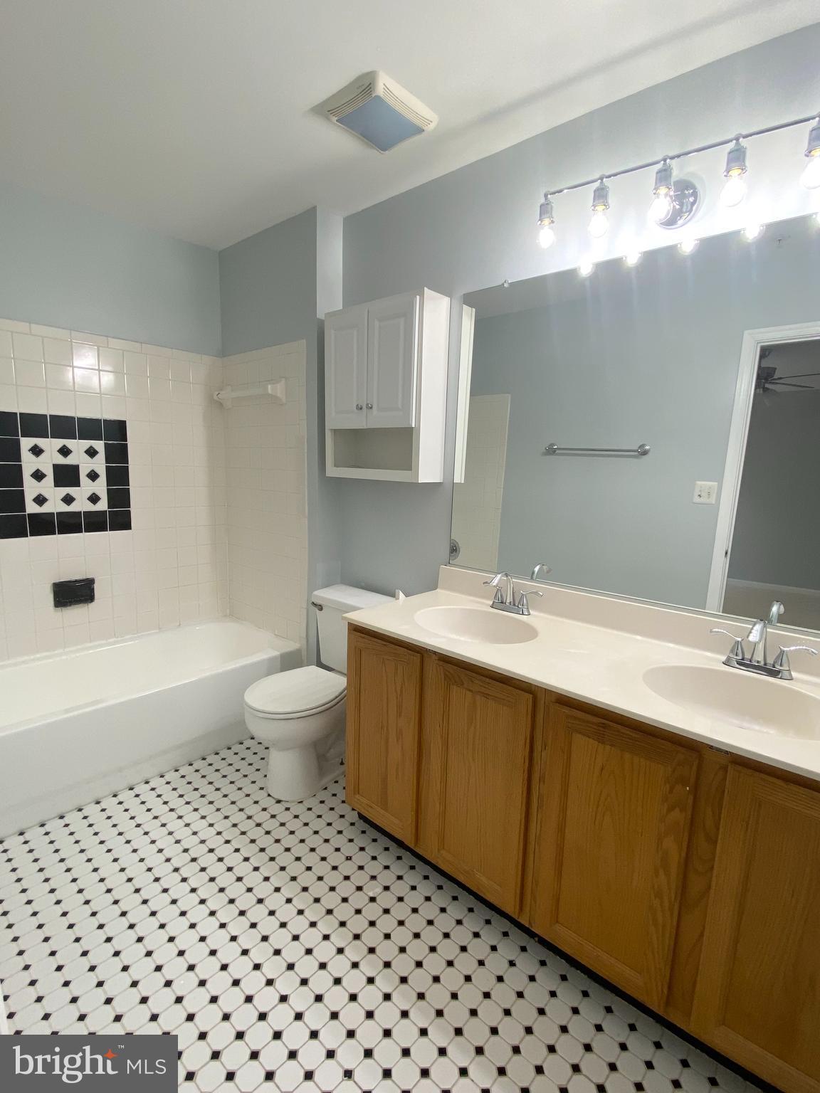 KINGS COUNCIL CONDO - Residential