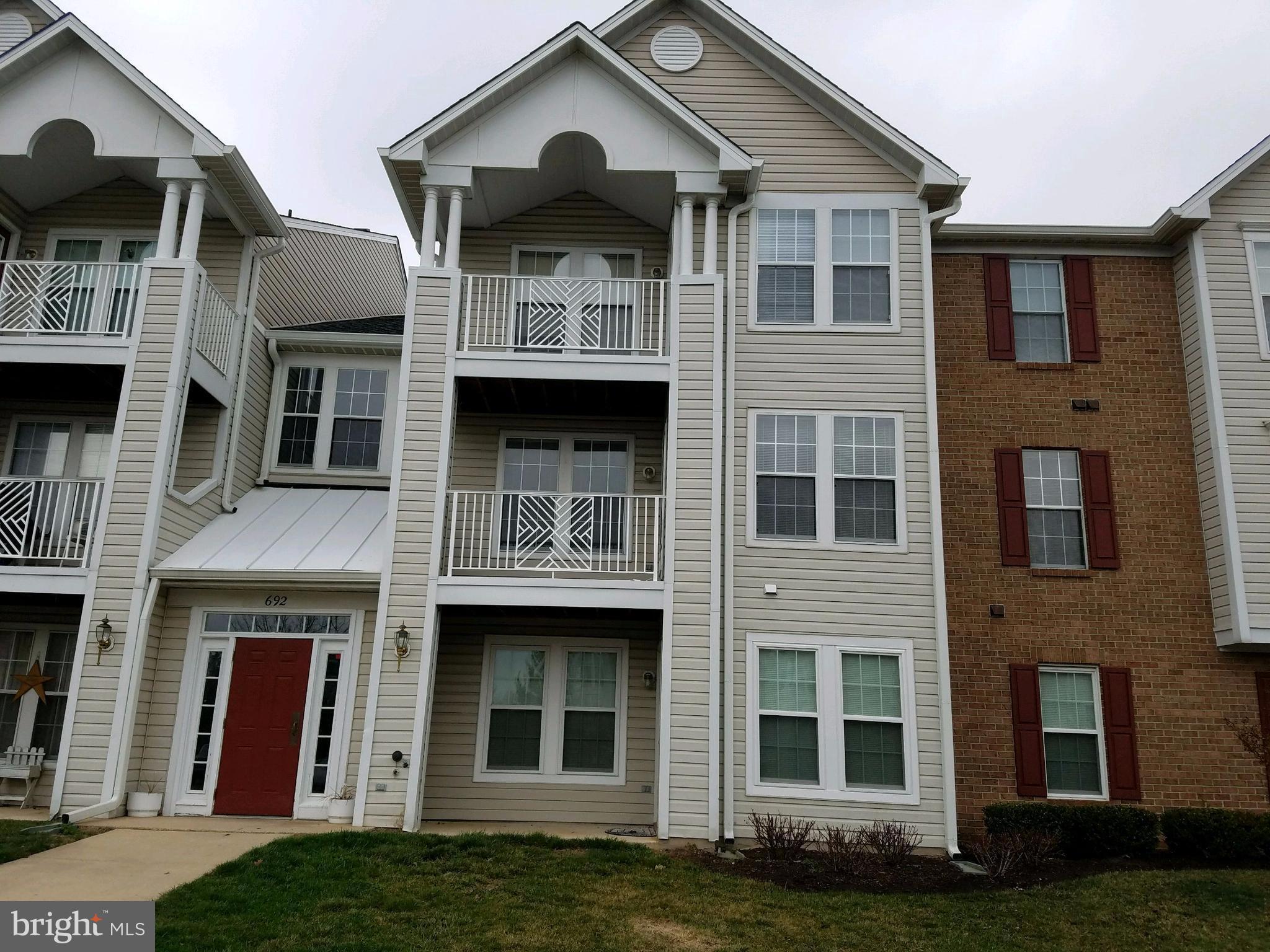 This 2nd level 2 bedrm condo is move in ready.It is freshly painted, new carpet,new stainless steel stove,dishwasher and ,microwave oven.Hardwood floors in foyer and bath.Elem. school within walking distance of Condo.Rentals are able to utilize all of Piney Orchards amenities and there are many. You are surrounded by all your shopping needs. Ft, Meade,NSA ,BWI and all major arteries.are near by.