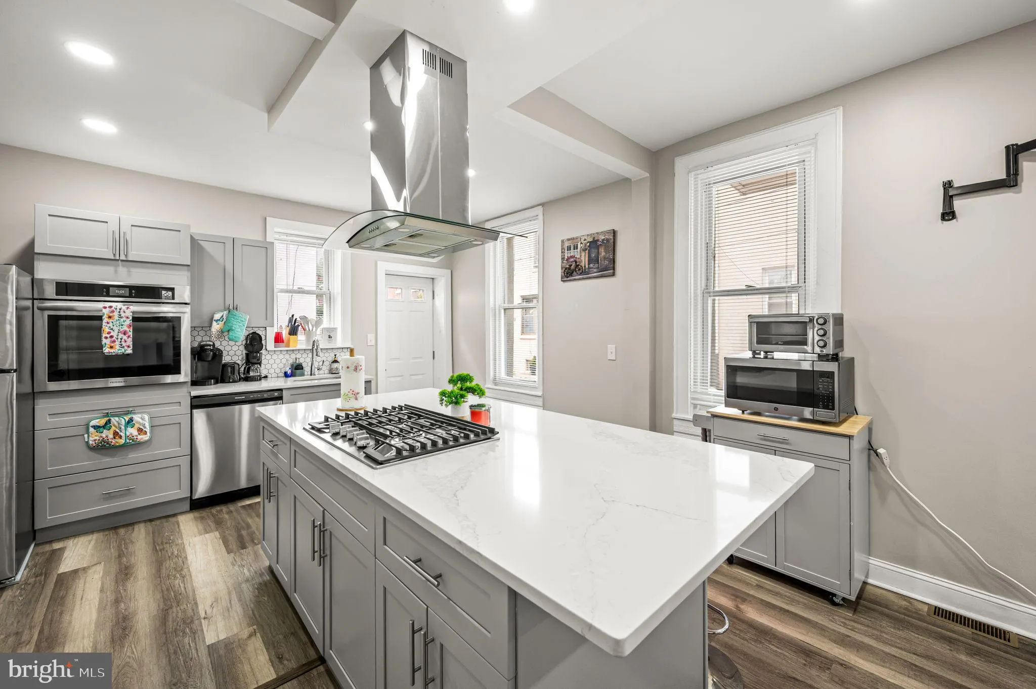 Philadelphia, Pennsylvania 19130, United States, 3 Bedrooms Bedrooms, ,2 BathroomsBathrooms,Residential,Active,179263