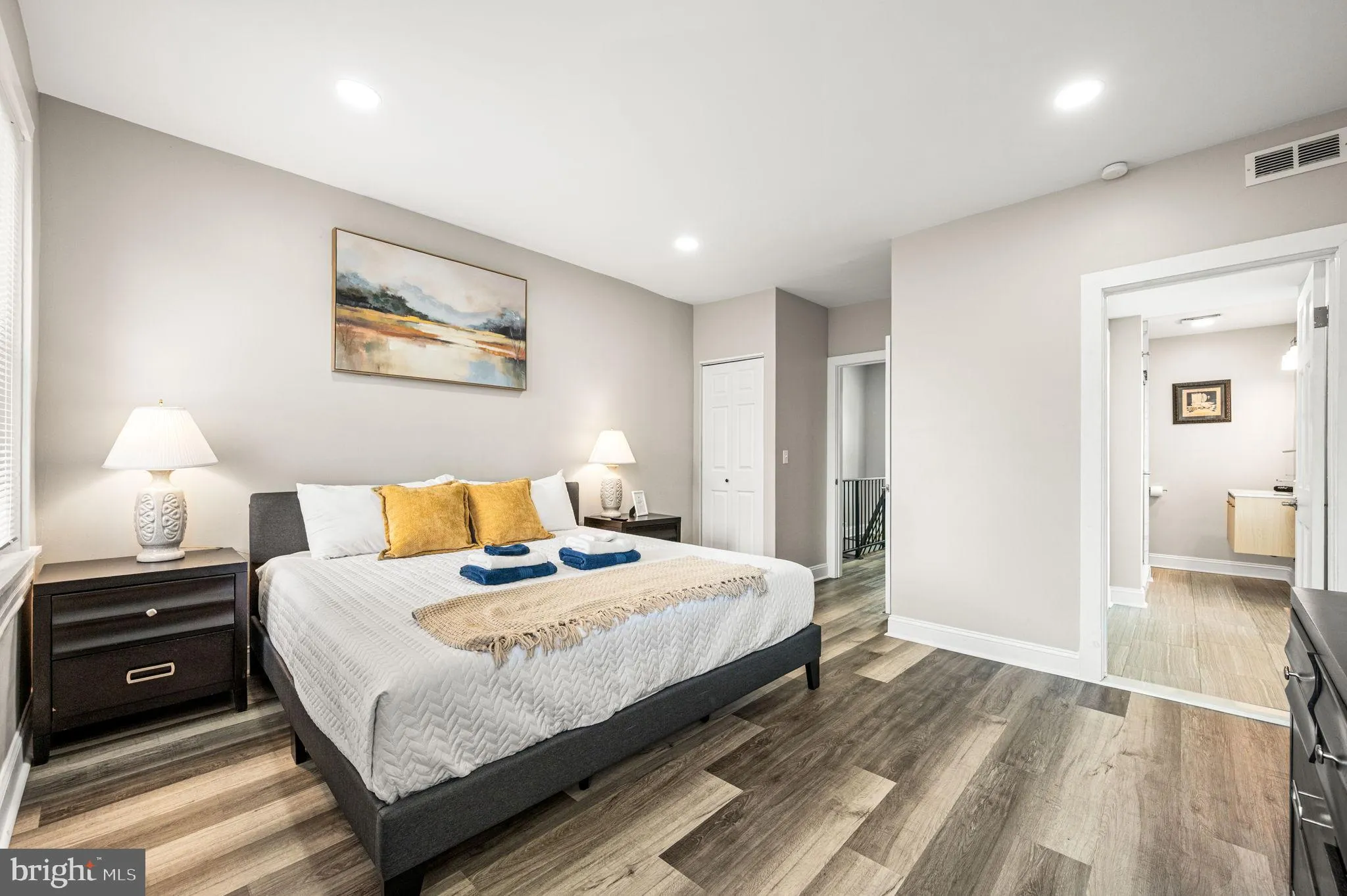 Philadelphia, Pennsylvania 19130, United States, 3 Bedrooms Bedrooms, ,2 BathroomsBathrooms,Residential,Active,179263