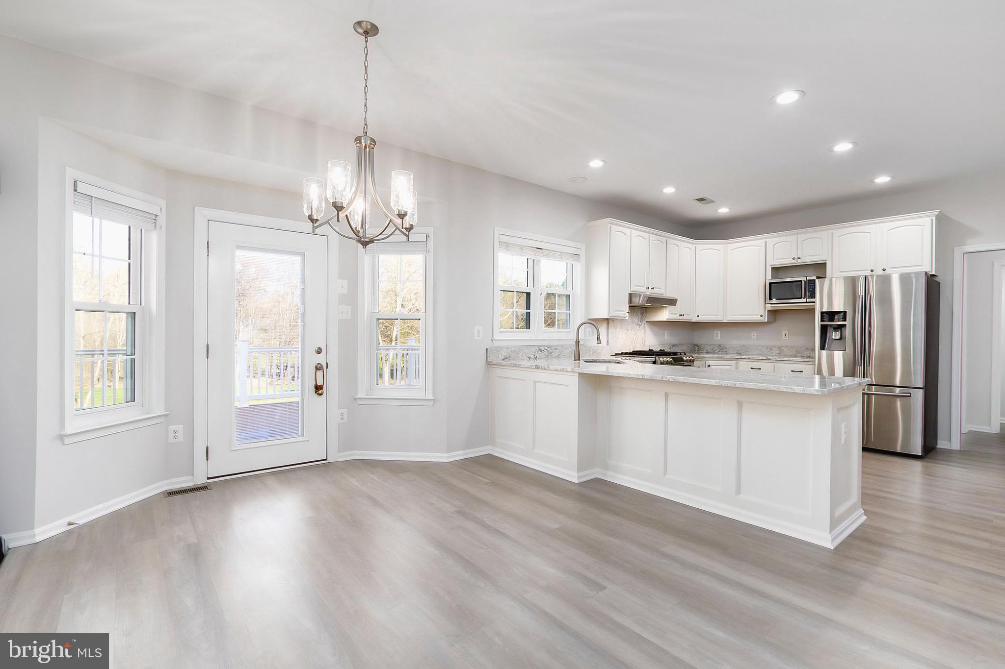 5725 MEYERFIELD COURT