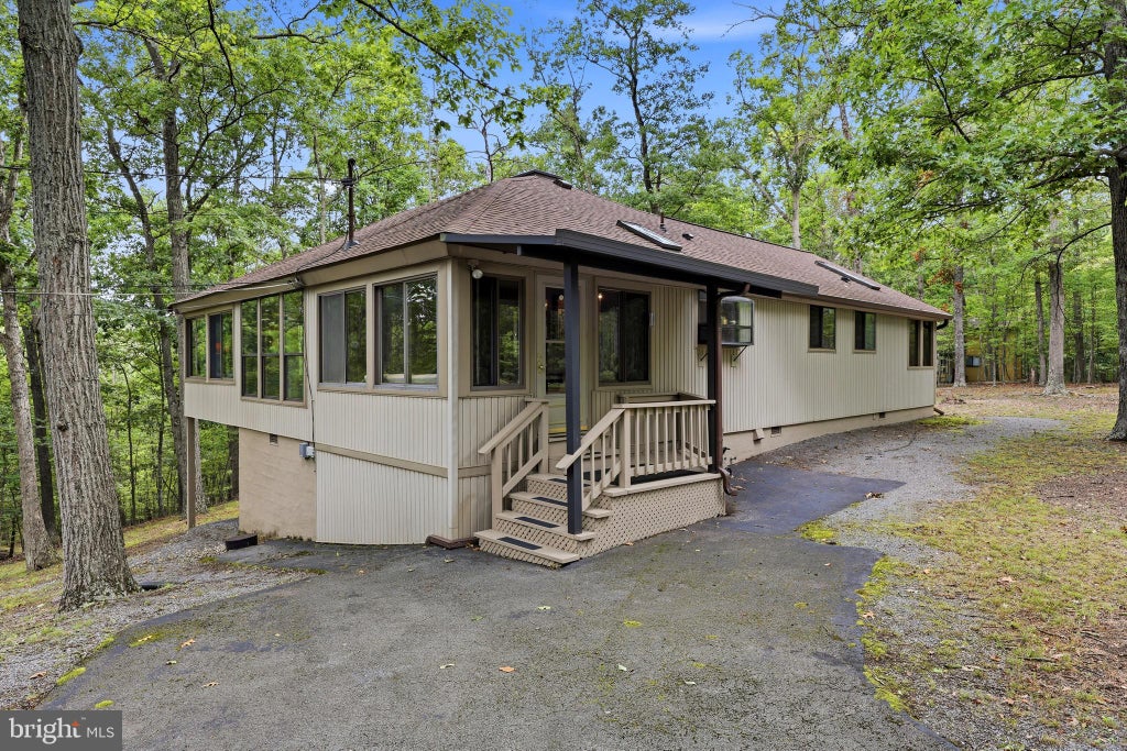 Photo of 22 Liskey Lane, HEDGESVILLE, WV 25427 (MLS # WVBE2053758)