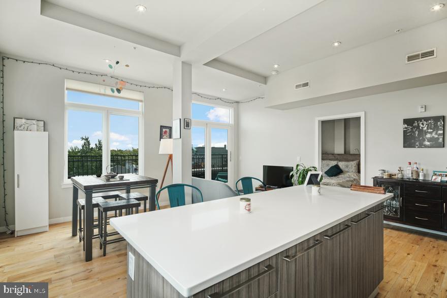 CENTER CITY - Residential Lease