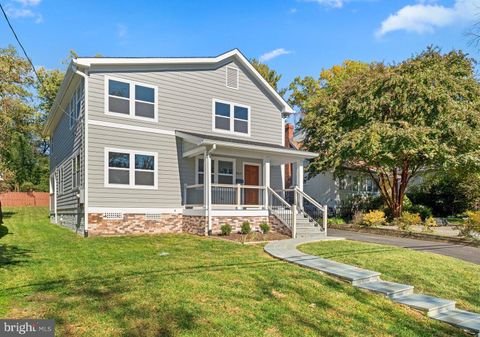 Photo of 3509 Lawrence Avenue, KENSINGTON, MD 20895 (MLS # MDMC2152952)