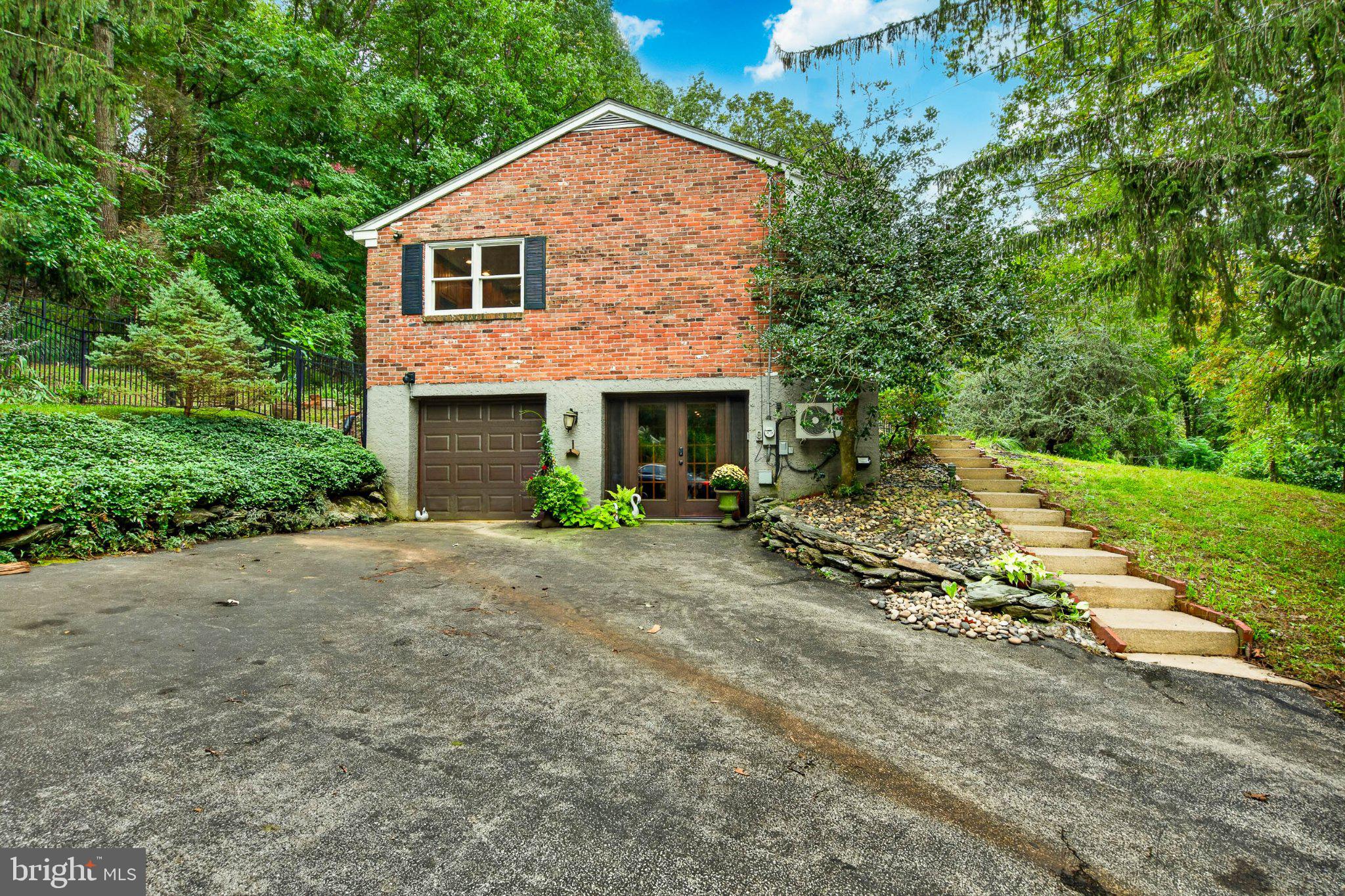 44 SPRING ROAD