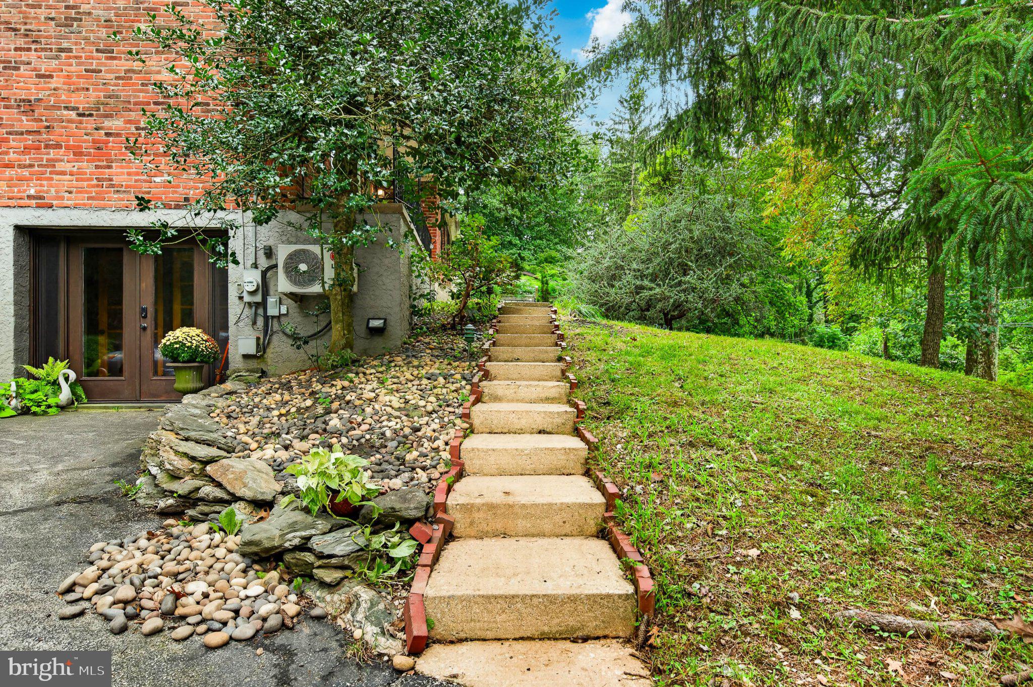 44 SPRING ROAD