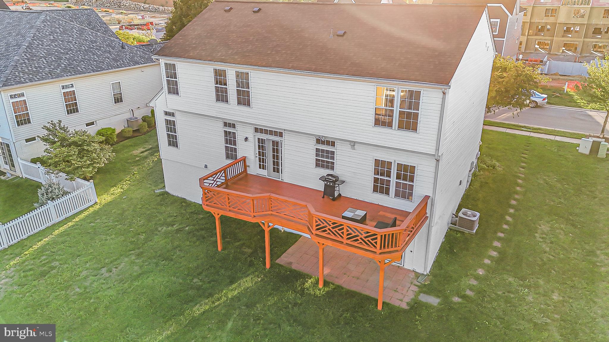 LAKELAND PLACE - Residential