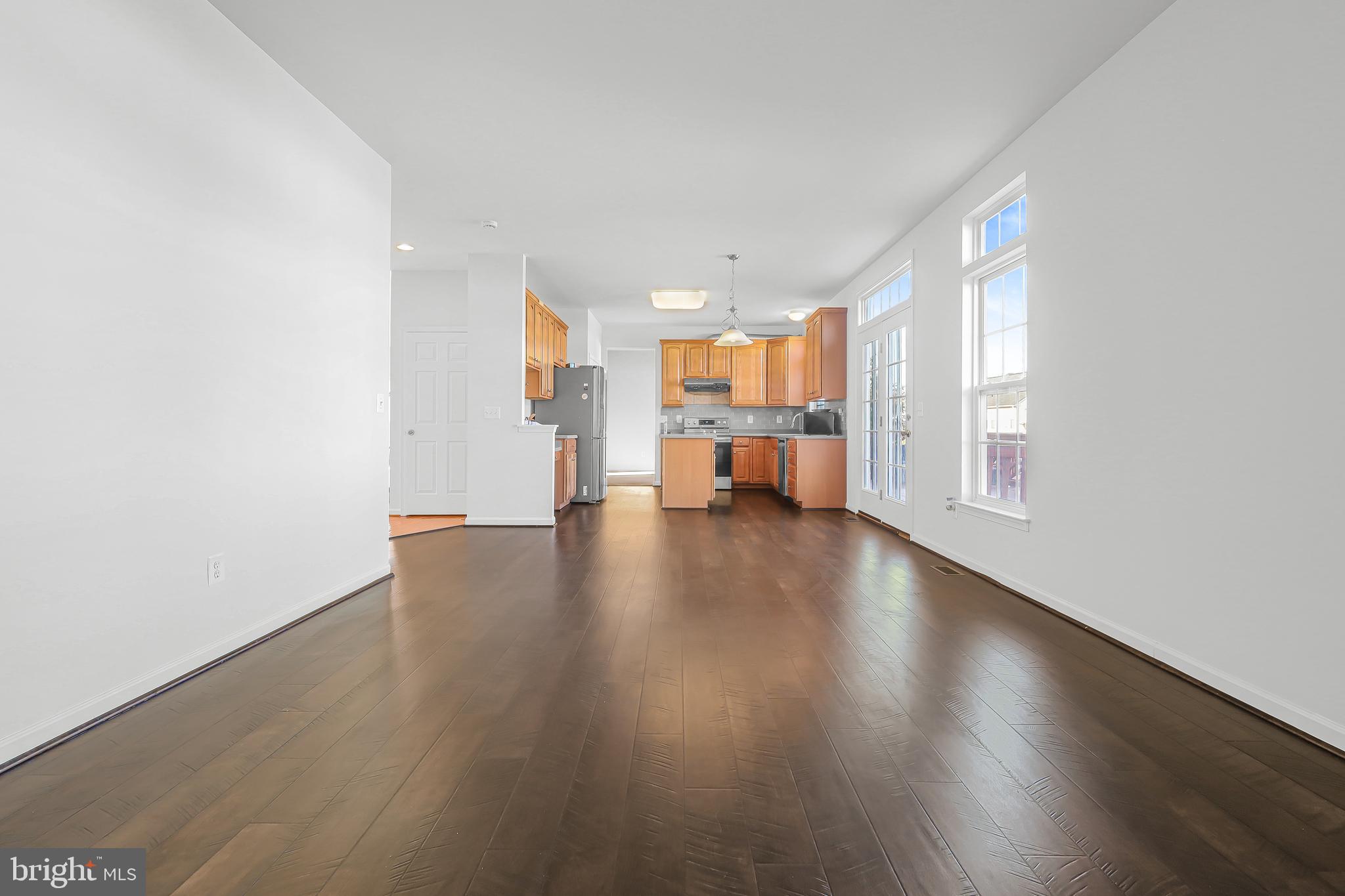 LAKELAND PLACE - Residential