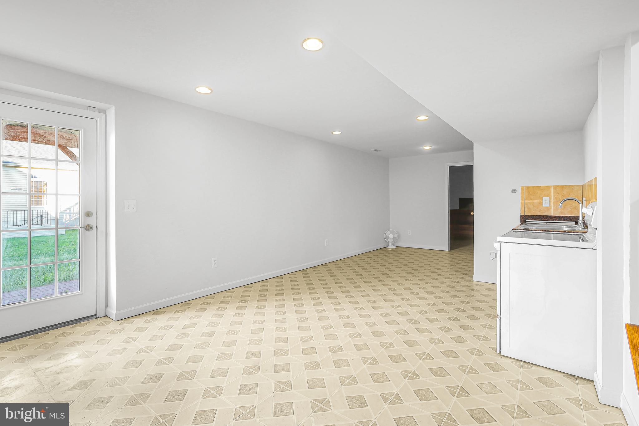 LAKELAND PLACE - Residential