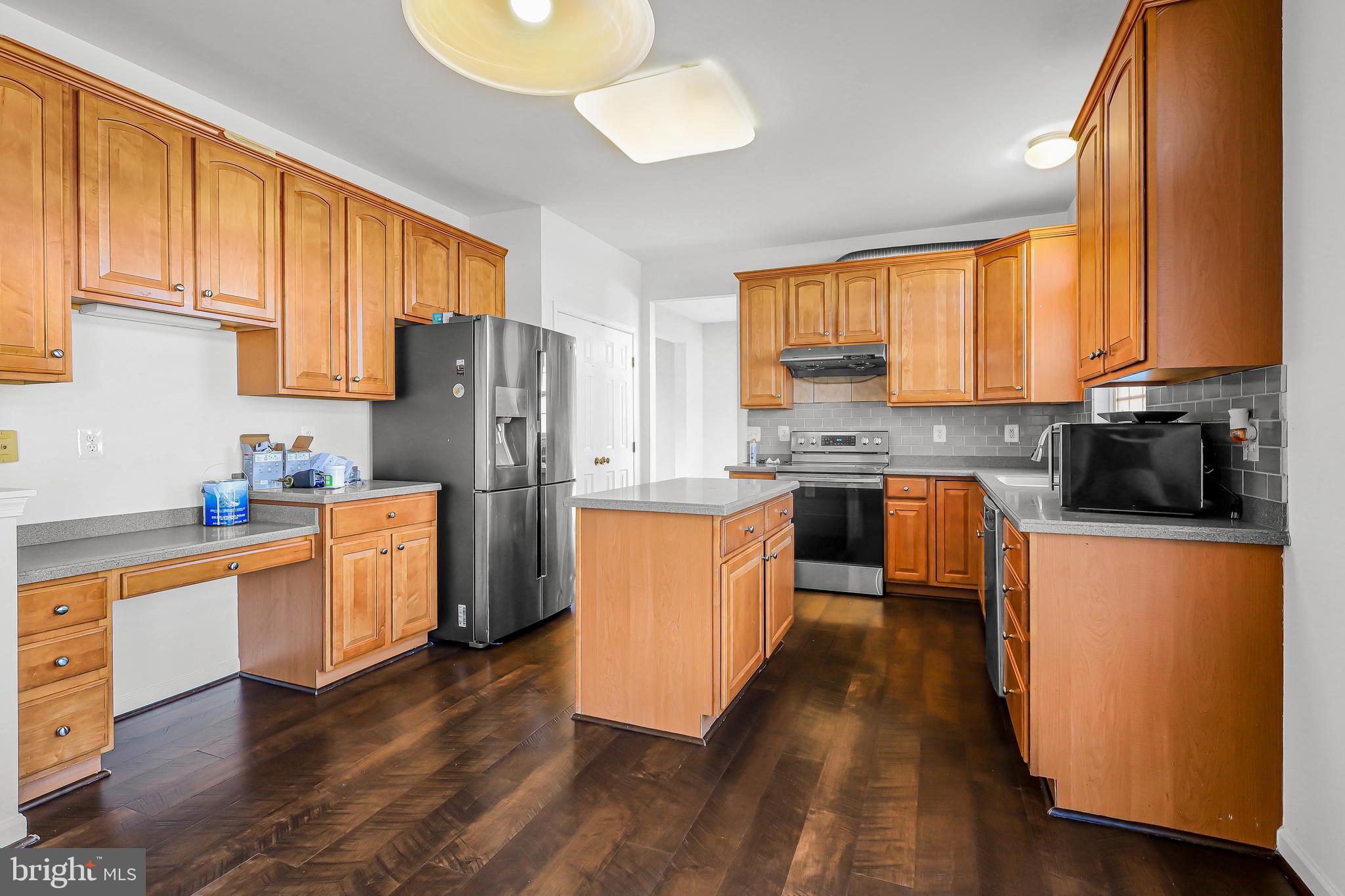 LAKELAND PLACE - Residential